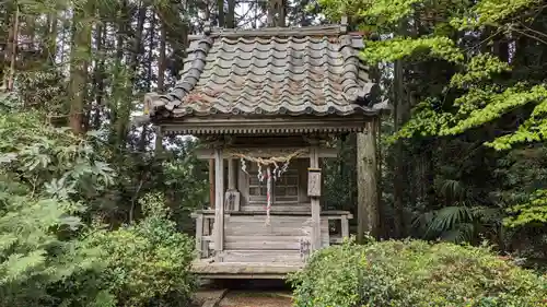 牛尾神社の末社