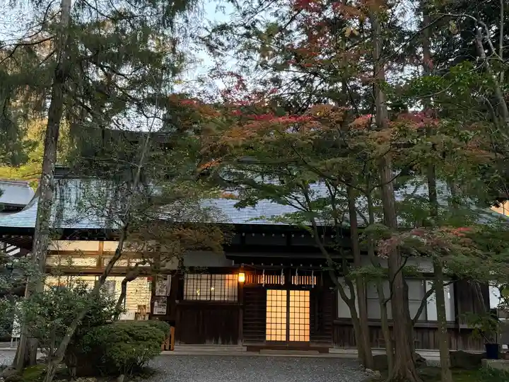 諏訪大社下社秋宮(長野県)