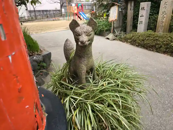 産湯稲荷神社の{uncategorized: "未分類", other: "その他", undefined: "問題あり", building: "その他建物", grave: "お墓", sacred_gate: "鳥居", guardian: "狛犬", statue: "像", buddha: "仏像", history: "歴史", nature: "自然", garden: "庭園", animal: "動物", pagoda: "塔", temizu: "手水舎", mountain_gate: "山門・神門", sanctuary: "本殿・本堂", subordinate: "末社・摂社", art: "芸術", scenery: "景色", jizo: "地蔵", ema: "絵馬", goshuin: "御朱印", omikuji: "おみくじ", items: "授与品その他", amulet: "お守り", goshuincho: "御朱印帳", eats: "食事", festival: "お祭り", votive_dance: "神楽", shichigosan: "七五三参", wedding: "結婚式", experience: "体験その他", initially: "初詣", around: "周辺", anti_infection: "感染症対策"}