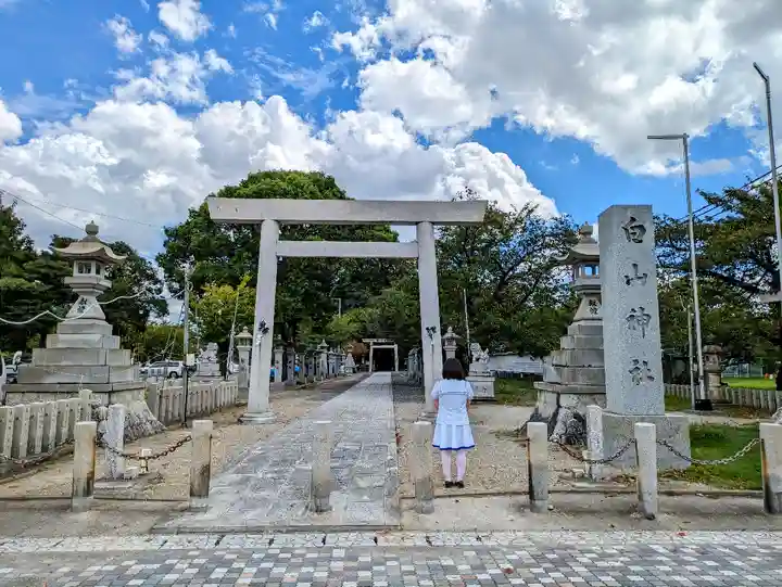 白山神社(二子町)の鳥居