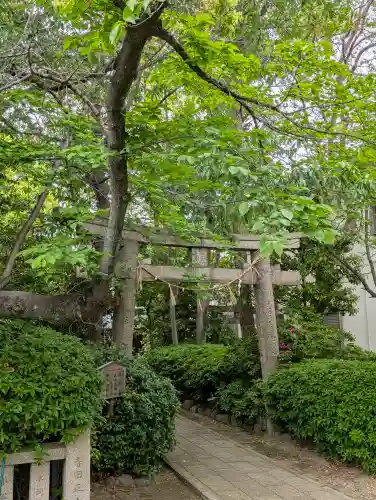 真田山 三光神社の{uncategorized: "未分類", other: "その他", undefined: "問題あり", building: "その他建物", grave: "お墓", sacred_gate: "鳥居", guardian: "狛犬", statue: "像", buddha: "仏像", history: "歴史", nature: "自然", garden: "庭園", animal: "動物", pagoda: "塔", temizu: "手水舎", mountain_gate: "山門・神門", sanctuary: "本殿・本堂", subordinate: "末社・摂社", art: "芸術", scenery: "景色", jizo: "地蔵", ema: "絵馬", goshuin: "御朱印", omikuji: "おみくじ", items: "授与品その他", amulet: "お守り", goshuincho: "御朱印帳", eats: "食事", festival: "お祭り", votive_dance: "神楽", shichigosan: "七五三参", wedding: "結婚式", experience: "体験その他", initially: "初詣", around: "周辺", anti_infection: "感染症対策"}