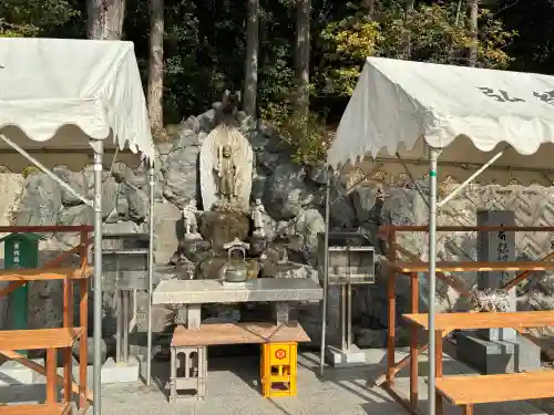 安岡寺の{uncategorized: "未分類", other: "その他", undefined: "問題あり", building: "その他建物", grave: "お墓", sacred_gate: "鳥居", guardian: "狛犬", statue: "像", buddha: "仏像", history: "歴史", nature: "自然", garden: "庭園", animal: "動物", pagoda: "塔", temizu: "手水舎", mountain_gate: "山門・神門", sanctuary: "本殿・本堂", subordinate: "末社・摂社", art: "芸術", scenery: "景色", jizo: "地蔵", ema: "絵馬", goshuin: "御朱印", omikuji: "おみくじ", items: "授与品その他", amulet: "お守り", goshuincho: "御朱印帳", eats: "食事", festival: "お祭り", votive_dance: "神楽", shichigosan: "七五三参", wedding: "結婚式", experience: "体験その他", initially: "初詣", around: "周辺", anti_infection: "感染症対策"}