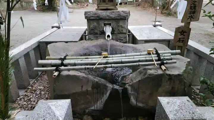 曾屋神社の手水舎