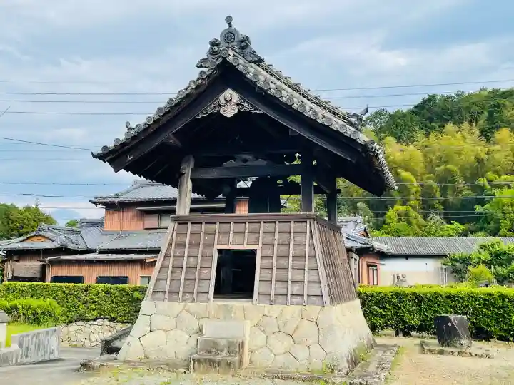 光安寺の{uncategorized: "未分類", other: "その他", undefined: "問題あり", building: "その他建物", grave: "お墓", sacred_gate: "鳥居", guardian: "狛犬", statue: "像", buddha: "仏像", history: "歴史", nature: "自然", garden: "庭園", animal: "動物", pagoda: "塔", temizu: "手水舎", mountain_gate: "山門・神門", sanctuary: "本殿・本堂", subordinate: "末社・摂社", art: "芸術", scenery: "景色", jizo: "地蔵", ema: "絵馬", goshuin: "御朱印", omikuji: "おみくじ", items: "授与品その他", amulet: "お守り", goshuincho: "御朱印帳", eats: "食事", festival: "お祭り", votive_dance: "神楽", shichigosan: "七五三参", wedding: "結婚式", experience: "体験その他", initially: "初詣", around: "周辺", anti_infection: "感染症対策"}
