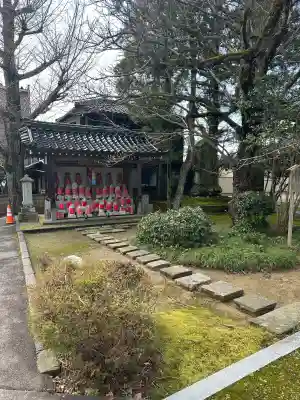 宝円寺の{uncategorized: "未分類", other: "その他", undefined: "問題あり", building: "その他建物", grave: "お墓", sacred_gate: "鳥居", guardian: "狛犬", statue: "像", buddha: "仏像", history: "歴史", nature: "自然", garden: "庭園", animal: "動物", pagoda: "塔", temizu: "手水舎", mountain_gate: "山門・神門", sanctuary: "本殿・本堂", subordinate: "末社・摂社", art: "芸術", scenery: "景色", jizo: "地蔵", ema: "絵馬", goshuin: "御朱印", omikuji: "おみくじ", items: "授与品その他", amulet: "お守り", goshuincho: "御朱印帳", eats: "食事", festival: "お祭り", votive_dance: "神楽", shichigosan: "七五三参", wedding: "結婚式", experience: "体験その他", initially: "初詣", around: "周辺", anti_infection: "感染症対策"}