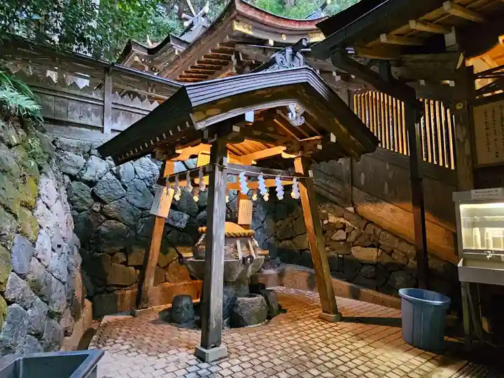 狭井坐大神荒魂神社(狭井神社)(奈良県)