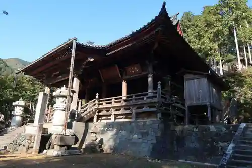 華厳寺の本殿