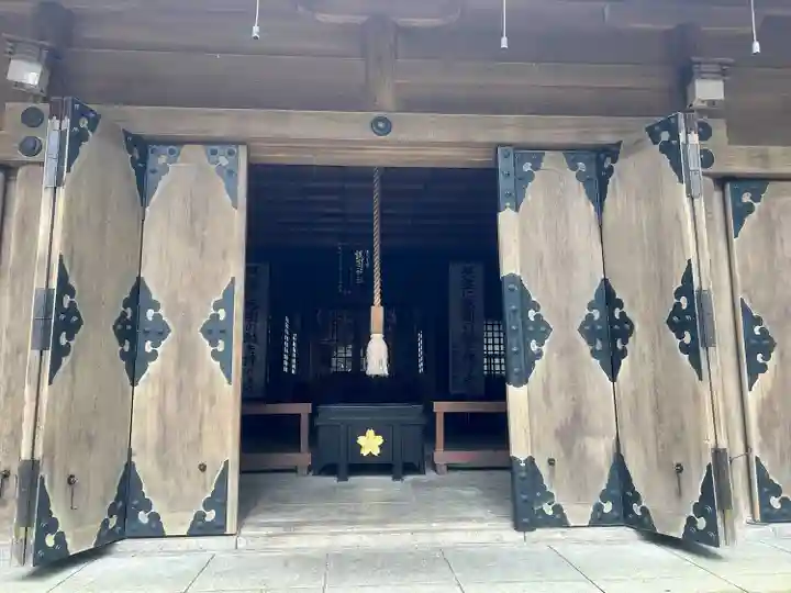 高岡市護国神社の本殿・本堂