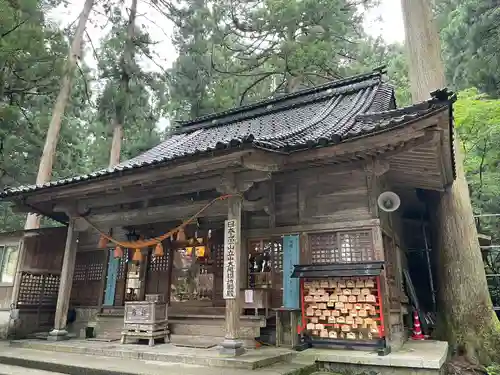 雄山神社中宮祈願殿(富山県)