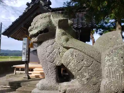 藤巻神社の狛犬