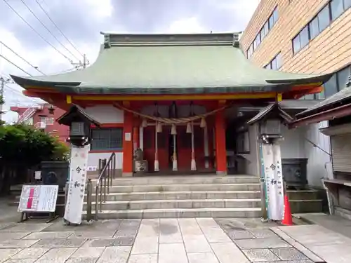 氷川鍬神社の本殿