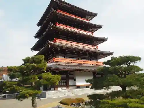 蓮華院誕生寺奥之院の塔