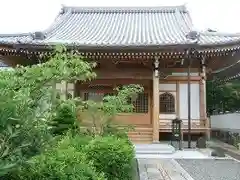 蓮華寺の本殿