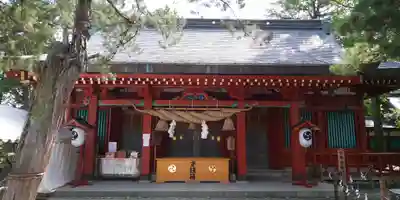 生島足島神社の本殿・本堂