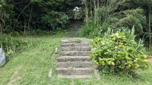 貴美稲荷神社の庭園