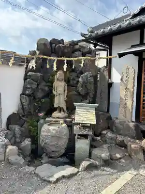 京善寺の{uncategorized: "未分類", other: "その他", undefined: "問題あり", building: "その他建物", grave: "お墓", sacred_gate: "鳥居", guardian: "狛犬", statue: "像", buddha: "仏像", history: "歴史", nature: "自然", garden: "庭園", animal: "動物", pagoda: "塔", temizu: "手水舎", mountain_gate: "山門・神門", sanctuary: "本殿・本堂", subordinate: "末社・摂社", art: "芸術", scenery: "景色", jizo: "地蔵", ema: "絵馬", goshuin: "御朱印", omikuji: "おみくじ", items: "授与品その他", amulet: "お守り", goshuincho: "御朱印帳", eats: "食事", festival: "お祭り", votive_dance: "神楽", shichigosan: "七五三参", wedding: "結婚式", experience: "体験その他", initially: "初詣", around: "周辺", anti_infection: "感染症対策"}