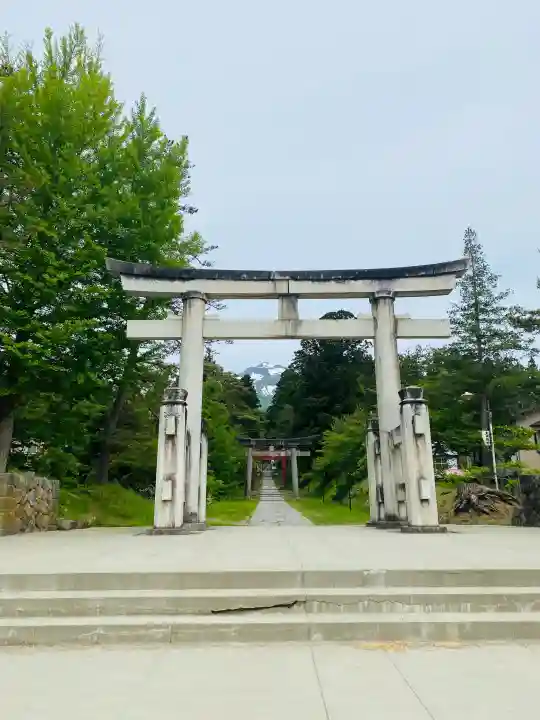 岩木山神社の{uncategorized: "未分類", other: "その他", undefined: "問題あり", building: "その他建物", grave: "お墓", sacred_gate: "鳥居", guardian: "狛犬", statue: "像", buddha: "仏像", history: "歴史", nature: "自然", garden: "庭園", animal: "動物", pagoda: "塔", temizu: "手水舎", mountain_gate: "山門・神門", sanctuary: "本殿・本堂", subordinate: "末社・摂社", art: "芸術", scenery: "景色", jizo: "地蔵", ema: "絵馬", goshuin: "御朱印", omikuji: "おみくじ", items: "授与品その他", amulet: "お守り", goshuincho: "御朱印帳", eats: "食事", festival: "お祭り", votive_dance: "神楽", shichigosan: "七五三参", wedding: "結婚式", experience: "体験その他", initially: "初詣", around: "周辺", anti_infection: "感染症対策"}