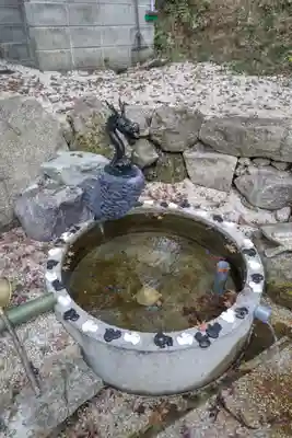 川見薬師寺の手水舎