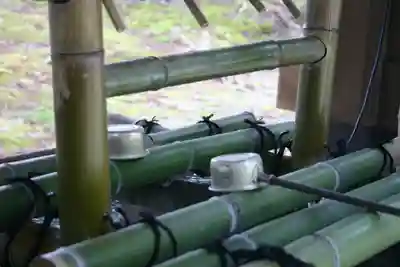 神明社の手水舎