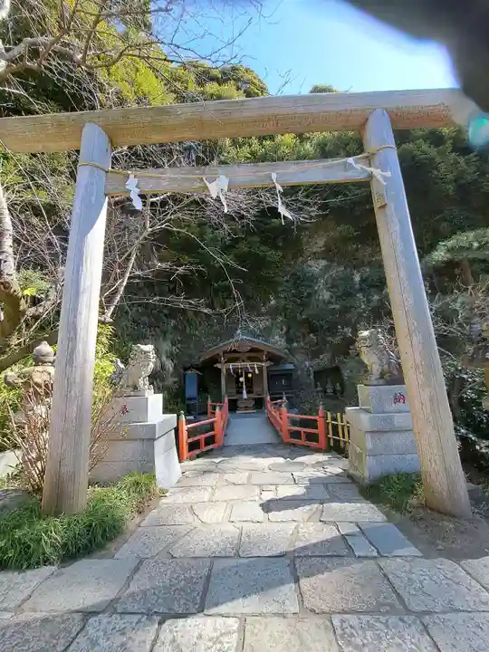 銭洗弁財天宇賀福神社(神奈川県)