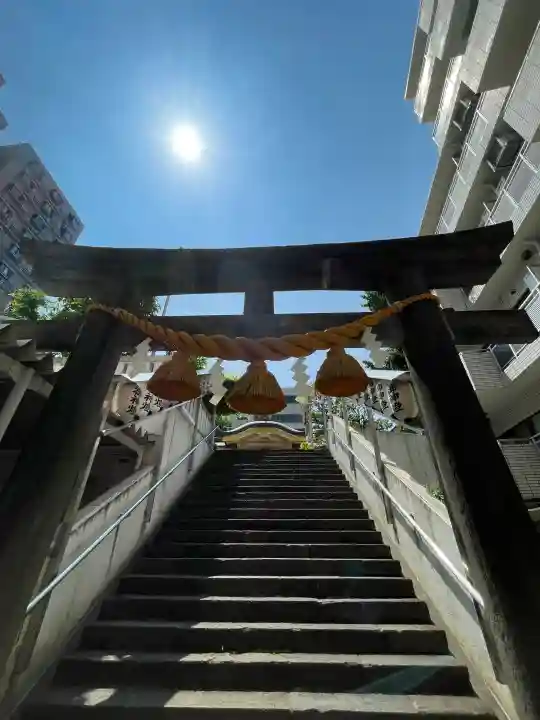高輪神社の{uncategorized: "未分類", other: "その他", undefined: "問題あり", building: "その他建物", grave: "お墓", sacred_gate: "鳥居", guardian: "狛犬", statue: "像", buddha: "仏像", history: "歴史", nature: "自然", garden: "庭園", animal: "動物", pagoda: "塔", temizu: "手水舎", mountain_gate: "山門・神門", sanctuary: "本殿・本堂", subordinate: "末社・摂社", art: "芸術", scenery: "景色", jizo: "地蔵", ema: "絵馬", goshuin: "御朱印", omikuji: "おみくじ", items: "授与品その他", amulet: "お守り", goshuincho: "御朱印帳", eats: "食事", festival: "お祭り", votive_dance: "神楽", shichigosan: "七五三参", wedding: "結婚式", experience: "体験その他", initially: "初詣", around: "周辺", anti_infection: "感染症対策"}