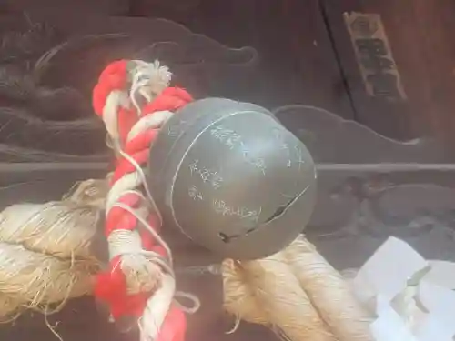 熊野神社の{uncategorized: "未分類", other: "その他", undefined: "問題あり", building: "その他建物", grave: "お墓", sacred_gate: "鳥居", guardian: "狛犬", statue: "像", buddha: "仏像", history: "歴史", nature: "自然", garden: "庭園", animal: "動物", pagoda: "塔", temizu: "手水舎", mountain_gate: "山門・神門", sanctuary: "本殿・本堂", subordinate: "末社・摂社", art: "芸術", scenery: "景色", jizo: "地蔵", ema: "絵馬", goshuin: "御朱印", omikuji: "おみくじ", items: "授与品その他", amulet: "お守り", goshuincho: "御朱印帳", eats: "食事", festival: "お祭り", votive_dance: "神楽", shichigosan: "七五三参", wedding: "結婚式", experience: "体験その他", initially: "初詣", around: "周辺", anti_infection: "感染症対策"}