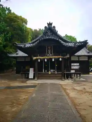朝日八幡神社の{uncategorized: "未分類", other: "その他", undefined: "問題あり", building: "その他建物", grave: "お墓", sacred_gate: "鳥居", guardian: "狛犬", statue: "像", buddha: "仏像", history: "歴史", nature: "自然", garden: "庭園", animal: "動物", pagoda: "塔", temizu: "手水舎", mountain_gate: "山門・神門", sanctuary: "本殿・本堂", subordinate: "末社・摂社", art: "芸術", scenery: "景色", jizo: "地蔵", ema: "絵馬", goshuin: "御朱印", omikuji: "おみくじ", items: "授与品その他", amulet: "お守り", goshuincho: "御朱印帳", eats: "食事", festival: "お祭り", votive_dance: "神楽", shichigosan: "七五三参", wedding: "結婚式", experience: "体験その他", initially: "初詣", around: "周辺", anti_infection: "感染症対策"}