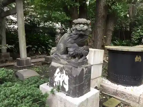 新橋鹽竃神社の狛犬