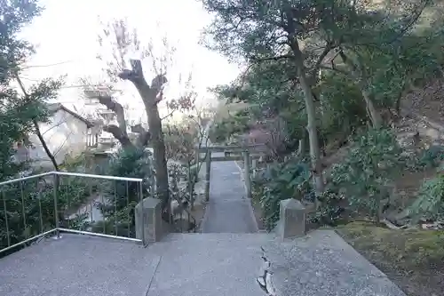 蜂穴神社（石清尾八幡宮末社）の鳥居