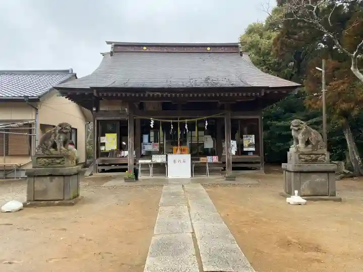 椿ノ海 水神社の{uncategorized: "未分類", other: "その他", undefined: "問題あり", building: "その他建物", grave: "お墓", sacred_gate: "鳥居", guardian: "狛犬", statue: "像", buddha: "仏像", history: "歴史", nature: "自然", garden: "庭園", animal: "動物", pagoda: "塔", temizu: "手水舎", mountain_gate: "山門・神門", sanctuary: "本殿・本堂", subordinate: "末社・摂社", art: "芸術", scenery: "景色", jizo: "地蔵", ema: "絵馬", goshuin: "御朱印", omikuji: "おみくじ", items: "授与品その他", amulet: "お守り", goshuincho: "御朱印帳", eats: "食事", festival: "お祭り", votive_dance: "神楽", shichigosan: "七五三参", wedding: "結婚式", experience: "体験その他", initially: "初詣", around: "周辺", anti_infection: "感染症対策"}