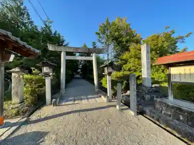 美波多神社の{uncategorized: "未分類", other: "その他", undefined: "問題あり", building: "その他建物", grave: "お墓", sacred_gate: "鳥居", guardian: "狛犬", statue: "像", buddha: "仏像", history: "歴史", nature: "自然", garden: "庭園", animal: "動物", pagoda: "塔", temizu: "手水舎", mountain_gate: "山門・神門", sanctuary: "本殿・本堂", subordinate: "末社・摂社", art: "芸術", scenery: "景色", jizo: "地蔵", ema: "絵馬", goshuin: "御朱印", omikuji: "おみくじ", items: "授与品その他", amulet: "お守り", goshuincho: "御朱印帳", eats: "食事", festival: "お祭り", votive_dance: "神楽", shichigosan: "七五三参", wedding: "結婚式", experience: "体験その他", initially: "初詣", around: "周辺", anti_infection: "感染症対策"}