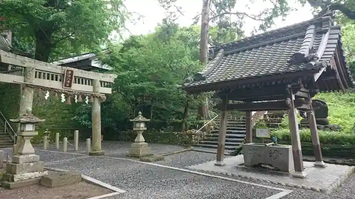 事任八幡宮の手水舎