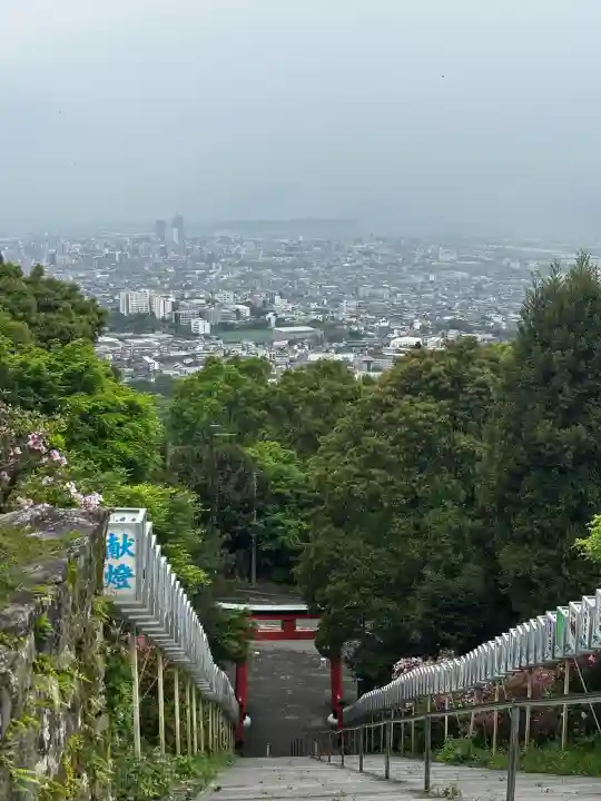 高良大社の{uncategorized: "未分類", other: "その他", undefined: "問題あり", building: "その他建物", grave: "お墓", sacred_gate: "鳥居", guardian: "狛犬", statue: "像", buddha: "仏像", history: "歴史", nature: "自然", garden: "庭園", animal: "動物", pagoda: "塔", temizu: "手水舎", mountain_gate: "山門・神門", sanctuary: "本殿・本堂", subordinate: "末社・摂社", art: "芸術", scenery: "景色", jizo: "地蔵", ema: "絵馬", goshuin: "御朱印", omikuji: "おみくじ", items: "授与品その他", amulet: "お守り", goshuincho: "御朱印帳", eats: "食事", festival: "お祭り", votive_dance: "神楽", shichigosan: "七五三参", wedding: "結婚式", experience: "体験その他", initially: "初詣", around: "周辺", anti_infection: "感染症対策"}