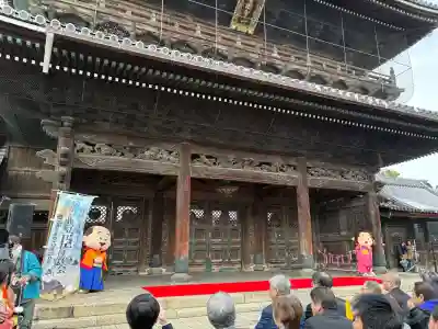 大通寺（長浜御坊）の{uncategorized: "未分類", other: "その他", undefined: "問題あり", building: "その他建物", grave: "お墓", sacred_gate: "鳥居", guardian: "狛犬", statue: "像", buddha: "仏像", history: "歴史", nature: "自然", garden: "庭園", animal: "動物", pagoda: "塔", temizu: "手水舎", mountain_gate: "山門・神門", sanctuary: "本殿・本堂", subordinate: "末社・摂社", art: "芸術", scenery: "景色", jizo: "地蔵", ema: "絵馬", goshuin: "御朱印", omikuji: "おみくじ", items: "授与品その他", amulet: "お守り", goshuincho: "御朱印帳", eats: "食事", festival: "お祭り", votive_dance: "神楽", shichigosan: "七五三参", wedding: "結婚式", experience: "体験その他", initially: "初詣", around: "周辺", anti_infection: "感染症対策"}