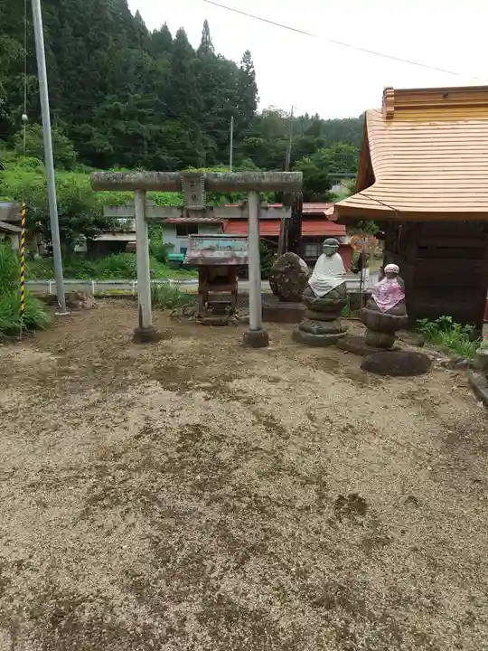 杉沢観音(山形県)