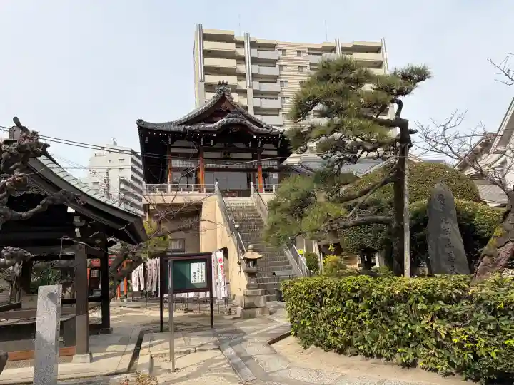 豊川稲荷大阪別院 観音寺の{uncategorized: "未分類", other: "その他", undefined: "問題あり", building: "その他建物", grave: "お墓", sacred_gate: "鳥居", guardian: "狛犬", statue: "像", buddha: "仏像", history: "歴史", nature: "自然", garden: "庭園", animal: "動物", pagoda: "塔", temizu: "手水舎", mountain_gate: "山門・神門", sanctuary: "本殿・本堂", subordinate: "末社・摂社", art: "芸術", scenery: "景色", jizo: "地蔵", ema: "絵馬", goshuin: "御朱印", omikuji: "おみくじ", items: "授与品その他", amulet: "お守り", goshuincho: "御朱印帳", eats: "食事", festival: "お祭り", votive_dance: "神楽", shichigosan: "七五三参", wedding: "結婚式", experience: "体験その他", initially: "初詣", around: "周辺", anti_infection: "感染症対策"}