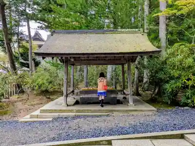 高野山金剛峯寺の手水舎