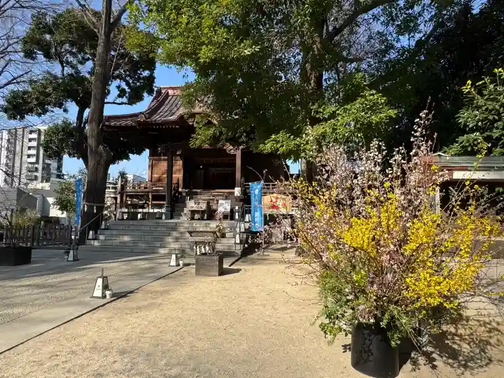 戸越八幡神社の{uncategorized: "未分類", other: "その他", undefined: "問題あり", building: "その他建物", grave: "お墓", sacred_gate: "鳥居", guardian: "狛犬", statue: "像", buddha: "仏像", history: "歴史", nature: "自然", garden: "庭園", animal: "動物", pagoda: "塔", temizu: "手水舎", mountain_gate: "山門・神門", sanctuary: "本殿・本堂", subordinate: "末社・摂社", art: "芸術", scenery: "景色", jizo: "地蔵", ema: "絵馬", goshuin: "御朱印", omikuji: "おみくじ", items: "授与品その他", amulet: "お守り", goshuincho: "御朱印帳", eats: "食事", festival: "お祭り", votive_dance: "神楽", shichigosan: "七五三参", wedding: "結婚式", experience: "体験その他", initially: "初詣", around: "周辺", anti_infection: "感染症対策"}