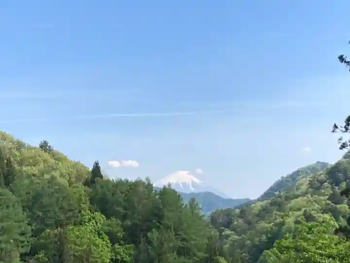 金櫻神社の{uncategorized: "未分類", other: "その他", undefined: "問題あり", building: "その他建物", grave: "お墓", sacred_gate: "鳥居", guardian: "狛犬", statue: "像", buddha: "仏像", history: "歴史", nature: "自然", garden: "庭園", animal: "動物", pagoda: "塔", temizu: "手水舎", mountain_gate: "山門・神門", sanctuary: "本殿・本堂", subordinate: "末社・摂社", art: "芸術", scenery: "景色", jizo: "地蔵", ema: "絵馬", goshuin: "御朱印", omikuji: "おみくじ", items: "授与品その他", amulet: "お守り", goshuincho: "御朱印帳", eats: "食事", festival: "お祭り", votive_dance: "神楽", shichigosan: "七五三参", wedding: "結婚式", experience: "体験その他", initially: "初詣", around: "周辺", anti_infection: "感染症対策"}