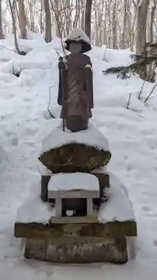水神龍王神社の像