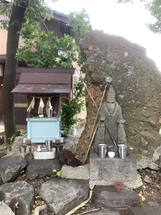 白山神社(松河戸町)の像