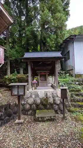 神明神社の末社