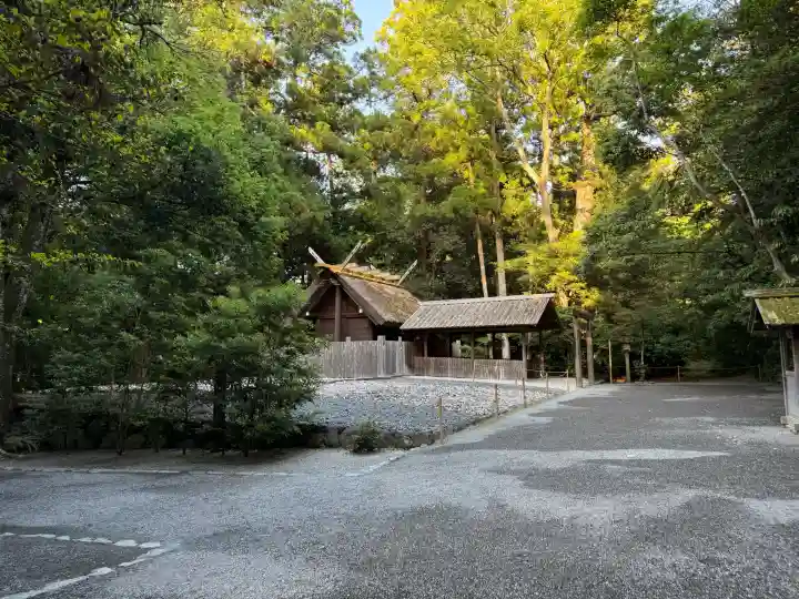 伊勢神宮外宮(豊受大神宮)の{uncategorized: "未分類", other: "その他", undefined: "問題あり", building: "その他建物", grave: "お墓", sacred_gate: "鳥居", guardian: "狛犬", statue: "像", buddha: "仏像", history: "歴史", nature: "自然", garden: "庭園", animal: "動物", pagoda: "塔", temizu: "手水舎", mountain_gate: "山門・神門", sanctuary: "本殿・本堂", subordinate: "末社・摂社", art: "芸術", scenery: "景色", jizo: "地蔵", ema: "絵馬", goshuin: "御朱印", omikuji: "おみくじ", items: "授与品その他", amulet: "お守り", goshuincho: "御朱印帳", eats: "食事", festival: "お祭り", votive_dance: "神楽", shichigosan: "七五三参", wedding: "結婚式", experience: "体験その他", initially: "初詣", around: "周辺", anti_infection: "感染症対策"}