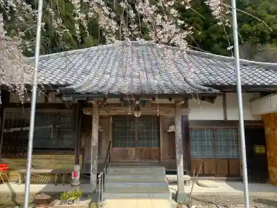 瑞岩寺の{uncategorized: "未分類", other: "その他", undefined: "問題あり", building: "その他建物", grave: "お墓", sacred_gate: "鳥居", guardian: "狛犬", statue: "像", buddha: "仏像", history: "歴史", nature: "自然", garden: "庭園", animal: "動物", pagoda: "塔", temizu: "手水舎", mountain_gate: "山門・神門", sanctuary: "本殿・本堂", subordinate: "末社・摂社", art: "芸術", scenery: "景色", jizo: "地蔵", ema: "絵馬", goshuin: "御朱印", omikuji: "おみくじ", items: "授与品その他", amulet: "お守り", goshuincho: "御朱印帳", eats: "食事", festival: "お祭り", votive_dance: "神楽", shichigosan: "七五三参", wedding: "結婚式", experience: "体験その他", initially: "初詣", around: "周辺", anti_infection: "感染症対策"}