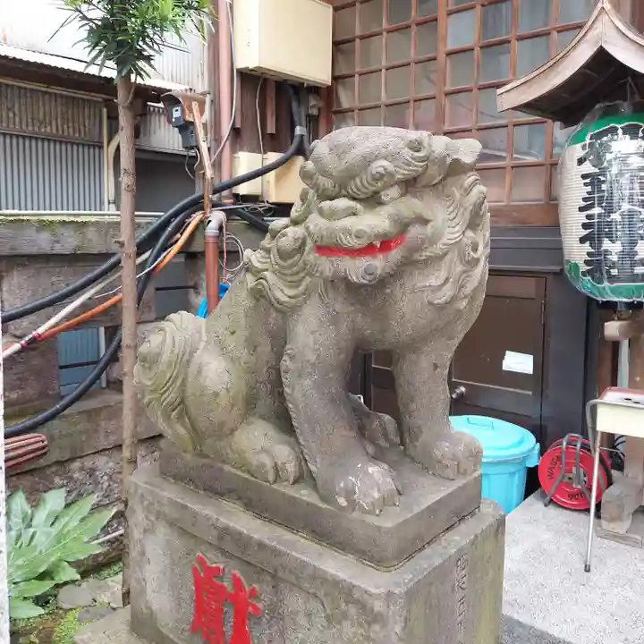 秋葉神社の狛犬