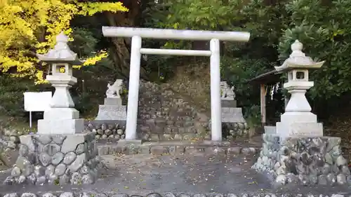 八幡神社の鳥居