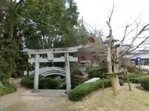 温泉山 安楽寺(四国霊場第六番札所)の鳥居