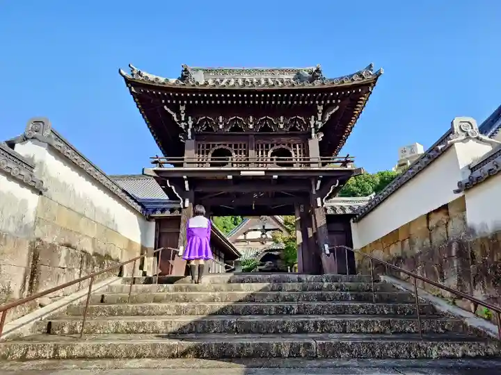 随念寺の山門・神門