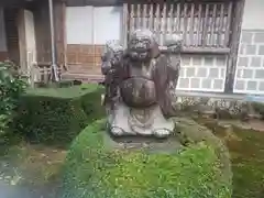 瓦屋寺の像