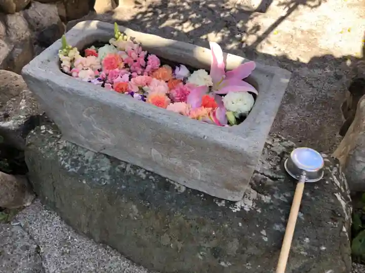 快神社の手水舎